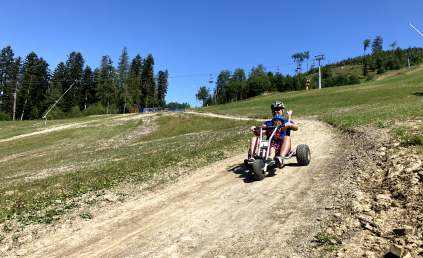Widok na budynek wypożyczalni